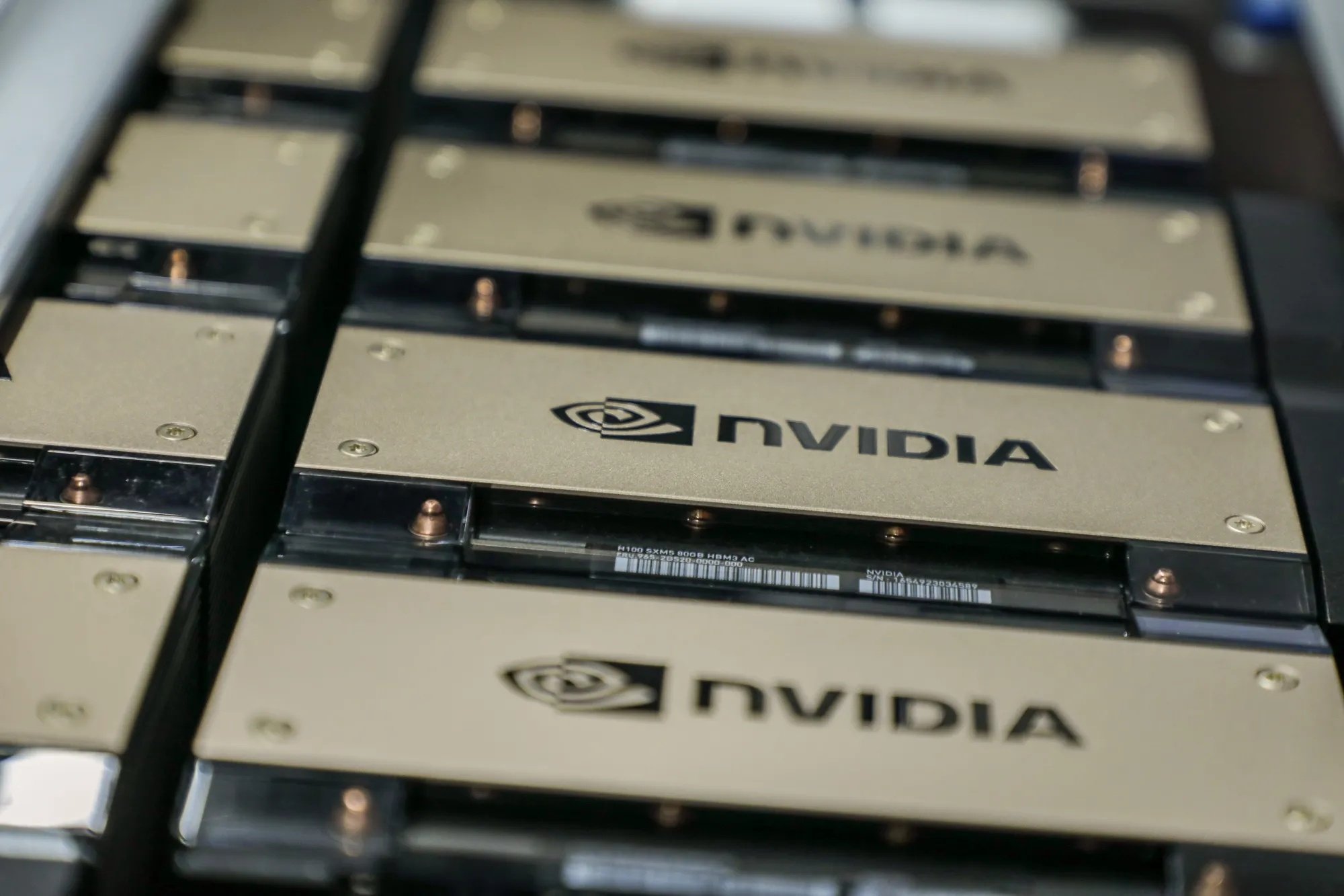 Nvidia thoat hiem anh 4