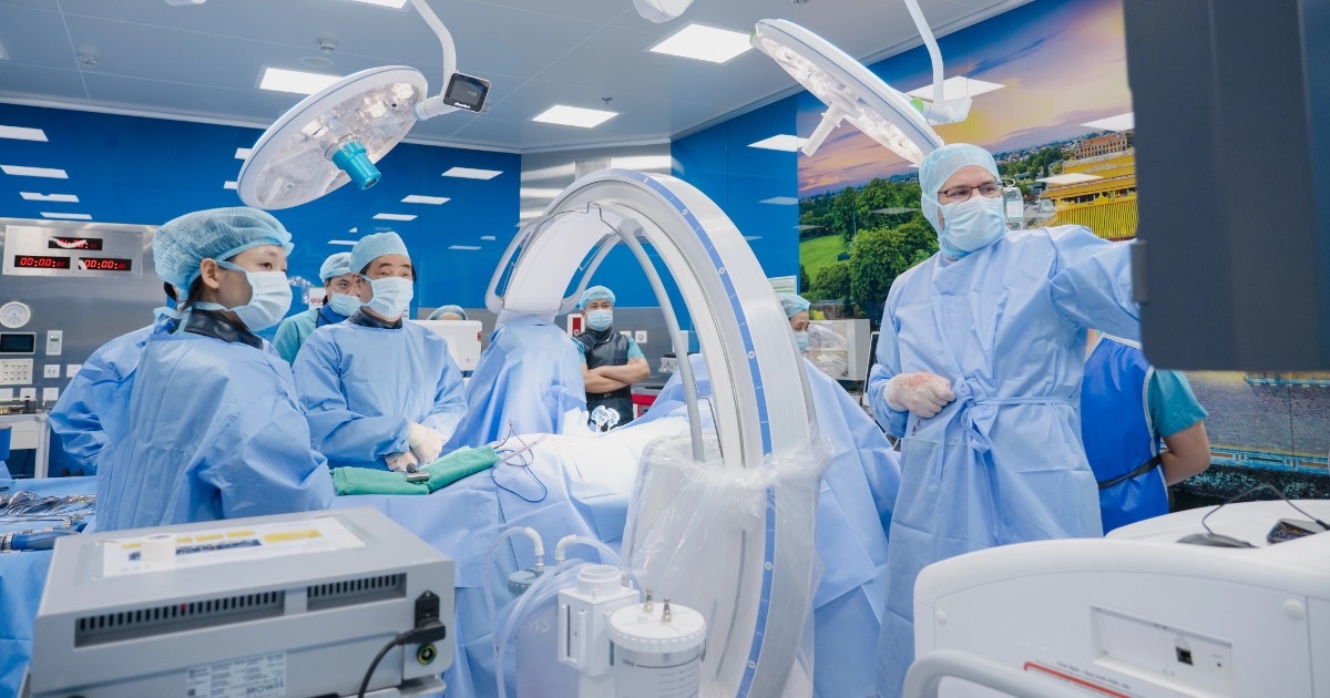 Phẫu thuật thoái hóa cột sống: Hồi phục nhanh, tránh biến chứng nhờ công nghệ C-arm 3D