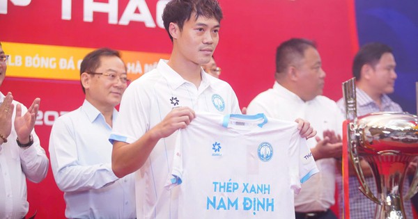 Nguyễn Văn Toàn dính chấn thương, nghỉ thi đấu dài hạn