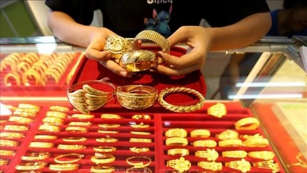 Gold prices benefit from expectations of Fed rate cut