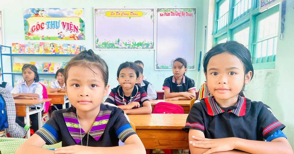 អ្នកស្រុកប្រញាប់ប្រញាល់រៀបចំសម្រាប់ឆ្នាំសិក្សាថ្មី។