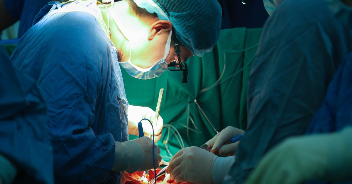 Lần đầu tiên Việt Nam ghép thành công đồng thời tim - phổi cho người bệnh suy tạng
