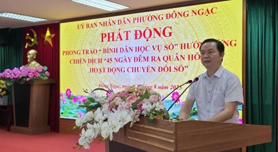 Phường Đông Ngạc phát động “Bình dân học vụ số” - Cán bộ là hạt nhân trong chuyển đổi số