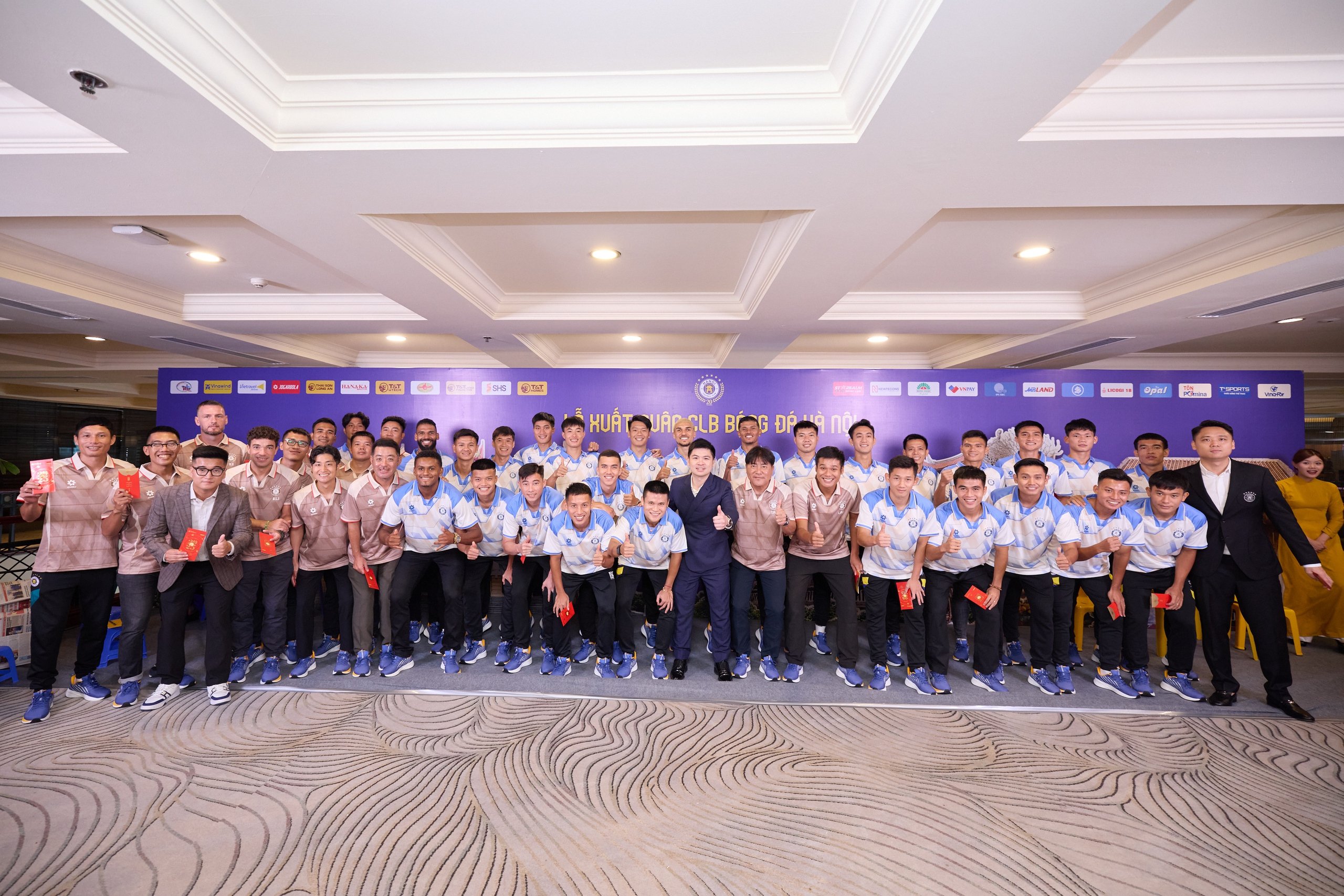 Chủ tịch 9X của CLB Hà Nội tri ân bầu Hiển, tin Hendrio nhập tịch thành công- Ảnh 2.