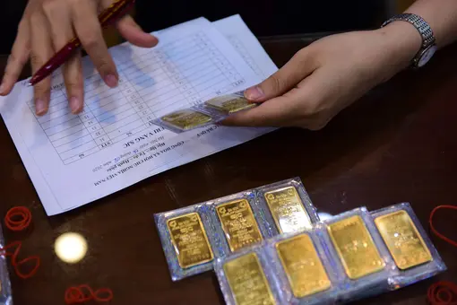 Giá vàng hôm nay 13/8: Nhà đầu tư thế giới liên tục chốt lời