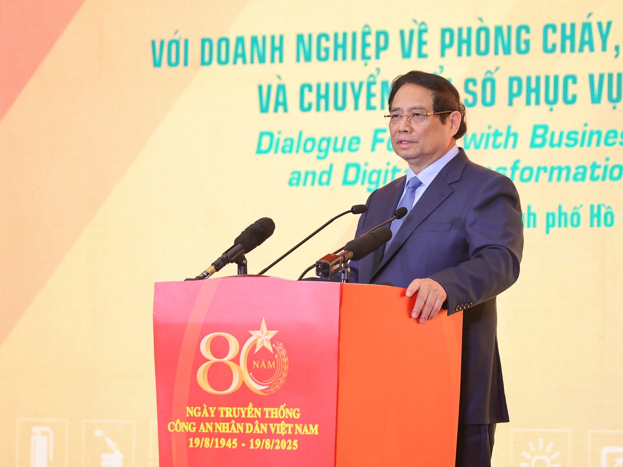 នាយករដ្ឋមន្ត្រី៖ ការកសាងវប្បធម៌នៃការបង្ការអគ្គិភ័យ ការប្រយុទ្ធគ្នា ការបង្ការគ្រោះមហន្តរាយធម្មជាតិ ការលើកកម្ពស់ជំនាញសង្គ្រោះក្នុងចំណោមប្រជាជនទាំងមូល - រូបថត ៩.