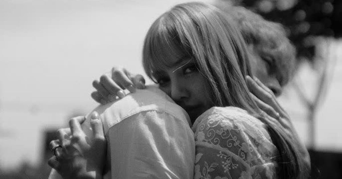 Lisa BlackPink kể chuyện tình day dứt với Sakaguchi Kentaro qua phim ngắn Dream