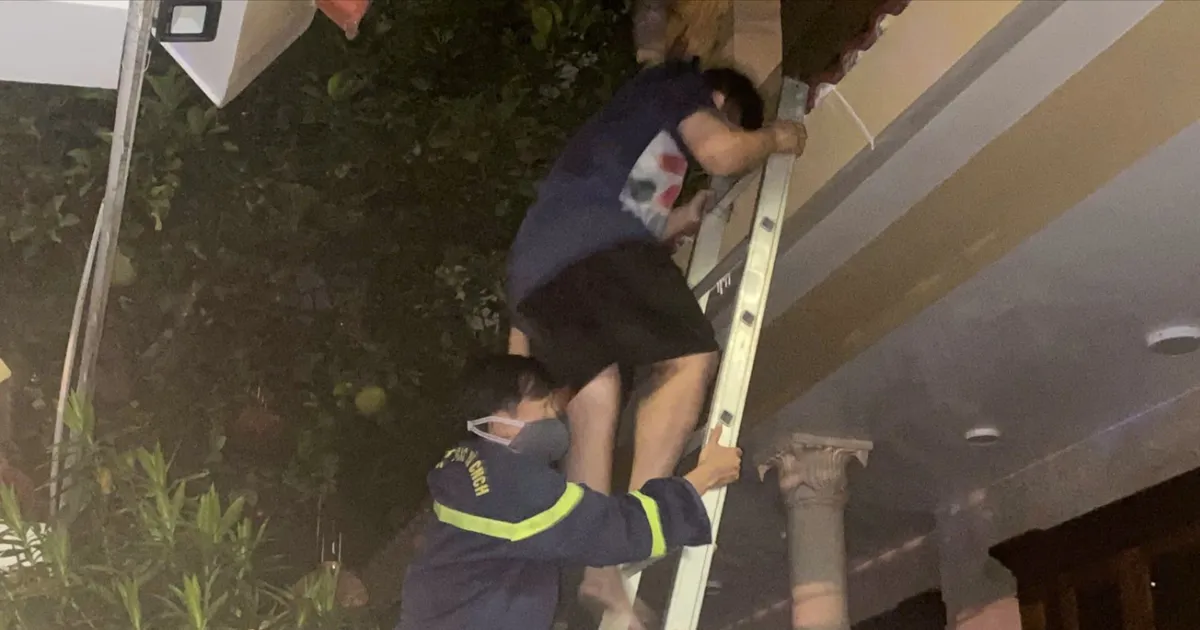 Giải cứu 5 người trong vụ cháy nhà ở Đà Nẵng