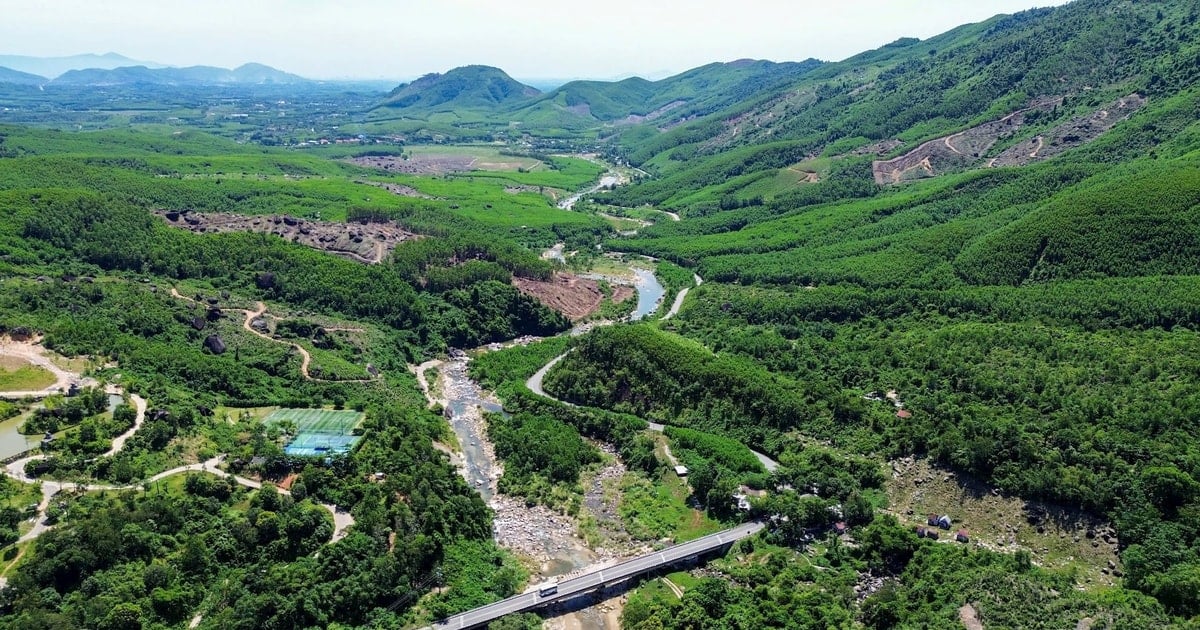 Panorama of the 339ha eco-tourism subdivision along National Highway 14G