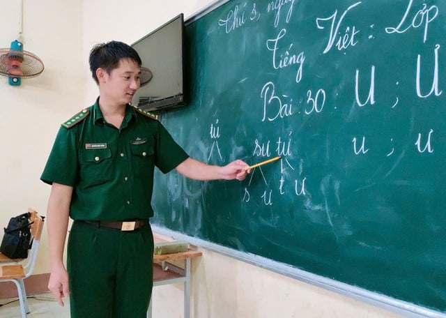 Lớp học tình thương của thầy giáo ‘tay ngang’ - Ảnh 2.