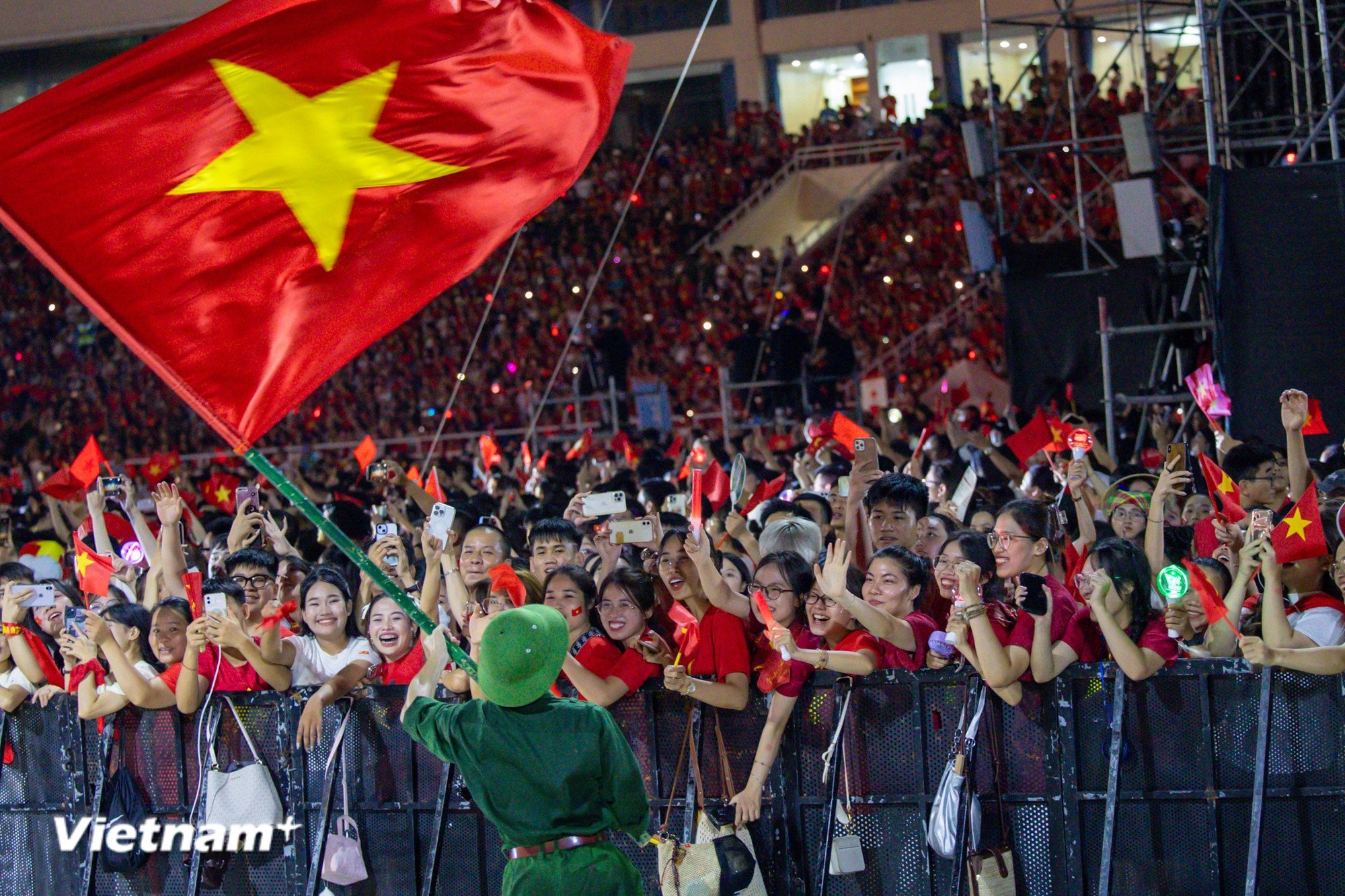 vnp-to-quoc-trong-tim-12-211.jpg