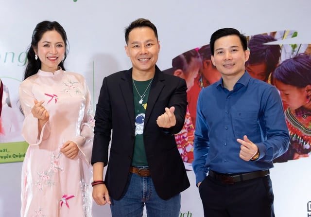 Đại sứ văn hóa đọc Trung Nghĩa, ca sĩ Duyên Quỳnh đồng hành với 'Sách trao em'- Ảnh 2.