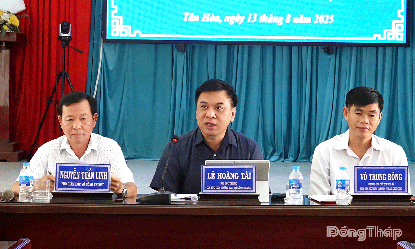 Đoàn công tác Bộ Công Thương do đồng chí Lê Hoàng Tài – Phó Cục trưởng Cục Xúc tiến thương mại làm Trưởng đoàn, cùng lãnh đạo Sở Công Thương tỉnh Đồng Tháp, đã làm việc với UBND xã Tân Hòa 