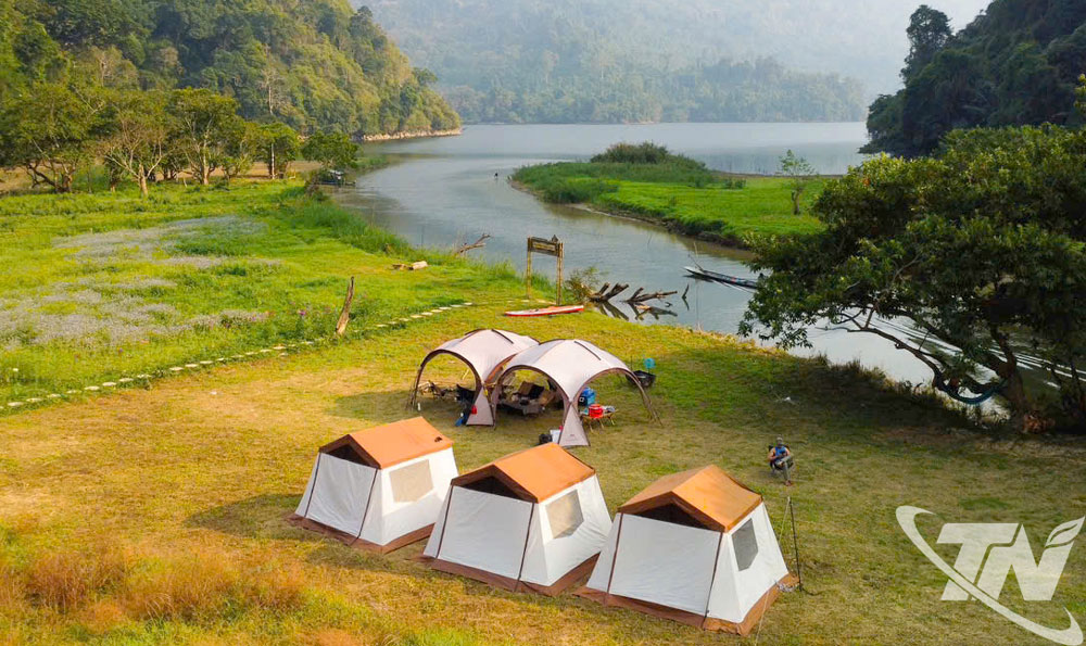 Camping ven hồ Ba Bể
