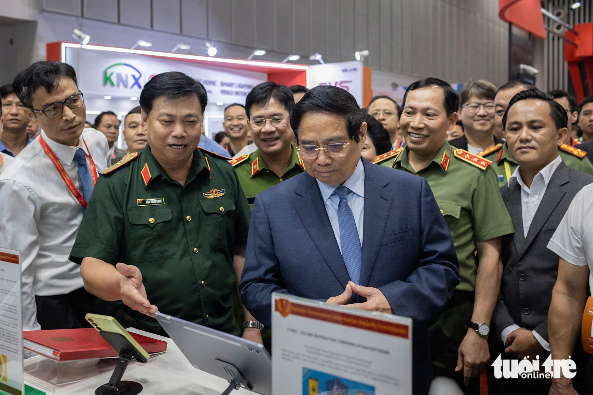 Thủ tướng Phạm Minh Chính dự triển lãm quốc tế về kỹ thuật và phương tiện phòng cháy chữa cháy