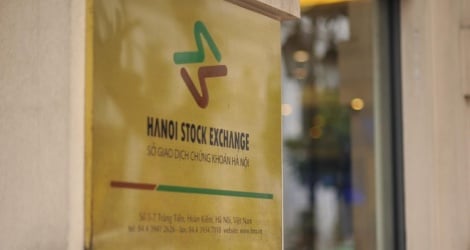 Securities stocks dominate HNX in July
