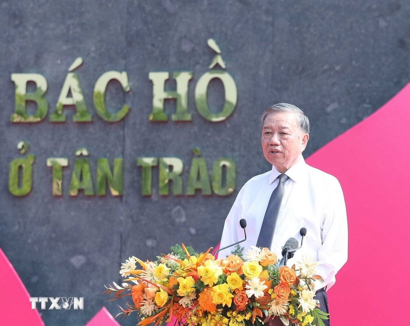 អគ្គលេខាធិកា To Lam ចូលរួមទិវាសន្តិសុខជាតិនៅទីក្រុង Tuyen Quang
