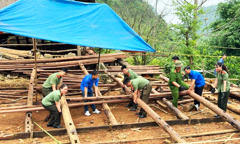 Dấu ấn nghĩa tình của lực lượng Công an - Báo Cao Bằng điện tử