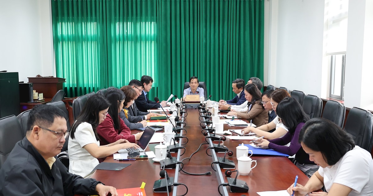 Tiếp tục triển khai thực hiện việc mua và đọc báo, tạp chí của Đảng