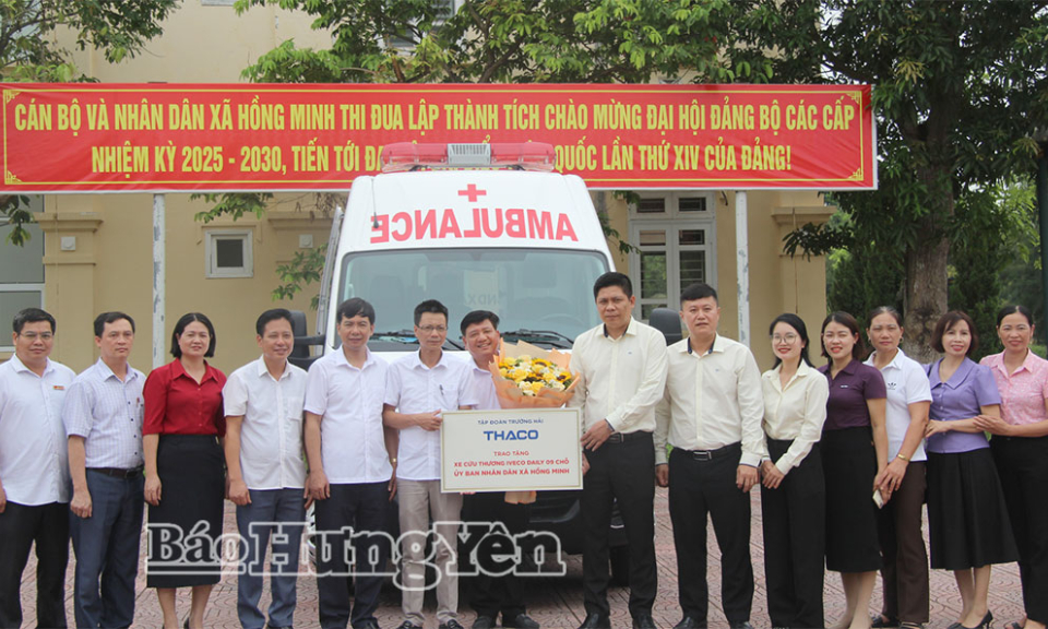 Xã Hồng Minh tiếp nhận xe cứu thương trị giá hơn 1,2 tỷ đồng