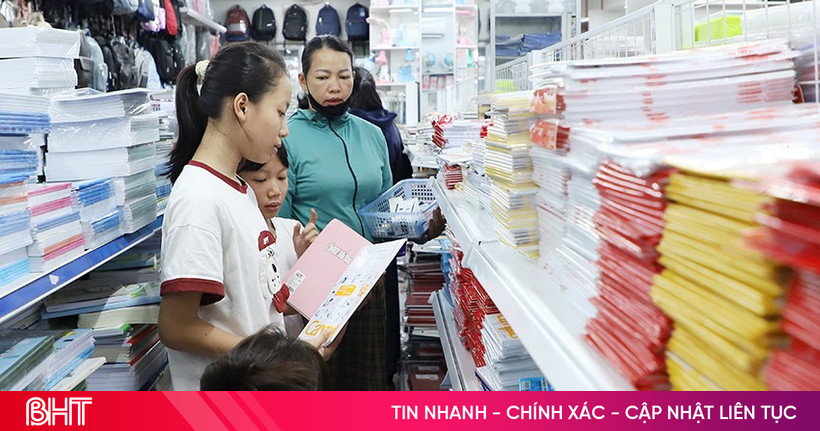Nhà sách ở Hà Tĩnh nhộn nhịp trước thềm năm học mới