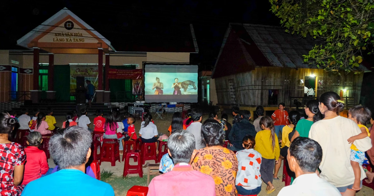Gia Lai Provincial Cultural Center organizes a series of films to celebrate major holidays in August - September
