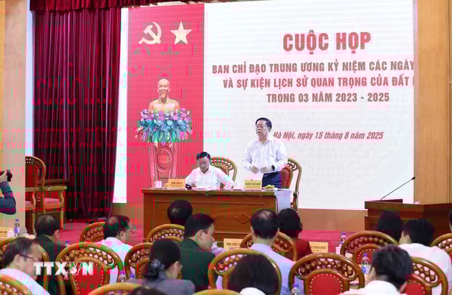 ttxvn-ban-chi-dao-cac-ngay-le-lon-2.jpg