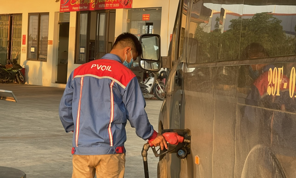 5 mặt hàng xăng, dầu đồng loạt giảm g - Báo Cao Bằng điện tử