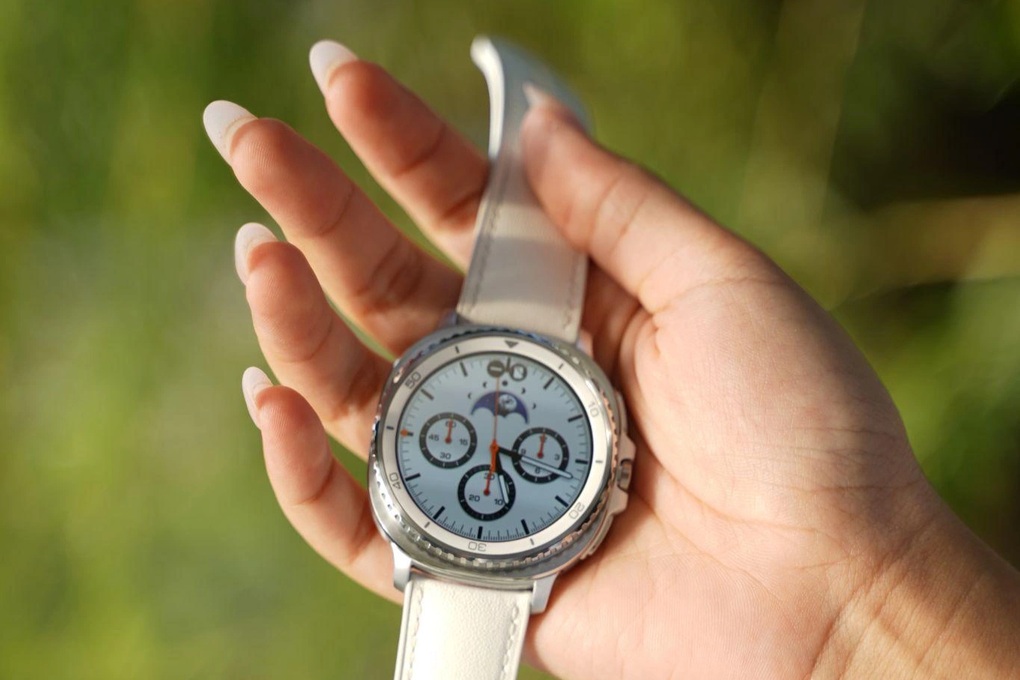 Đánh giá đồng hồ Samsung Galaxy Watch 8 Classic  - 2