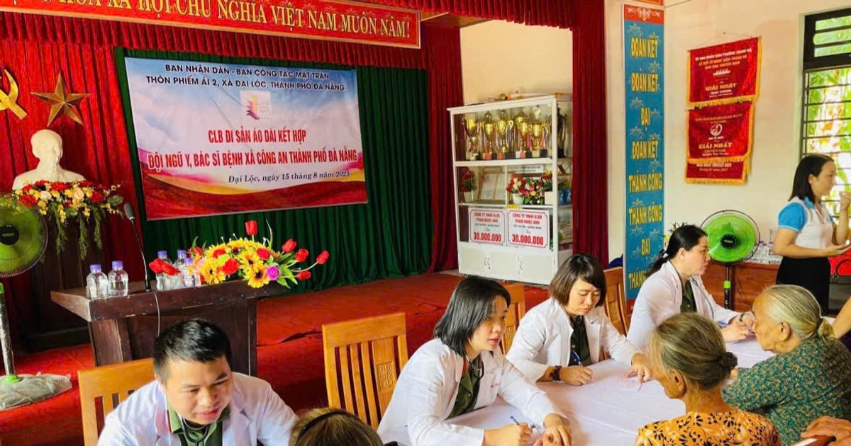 Công an thành phố Đà Nẵng khám bệnh, phát thuốc cho người dân xã Đại Lộc