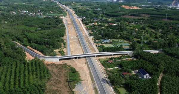 Thông xe toàn tuyến cao tốc Vạn Ninh - Cam Lộ ngày 19/8