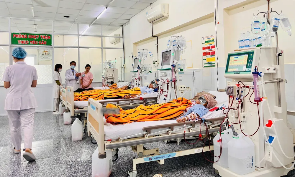 Pazienti sottoposti a emodialisi presso l'ospedale Le Van Viet (Ho Chi Minh City)