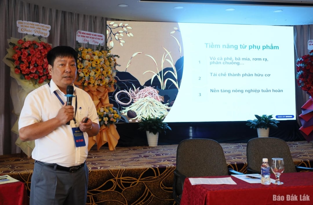 Đại diện Chi cục Trồng trọt và Bảo vệ thưc vật tỉnh Đắk Lắk báo cáo tham luận.