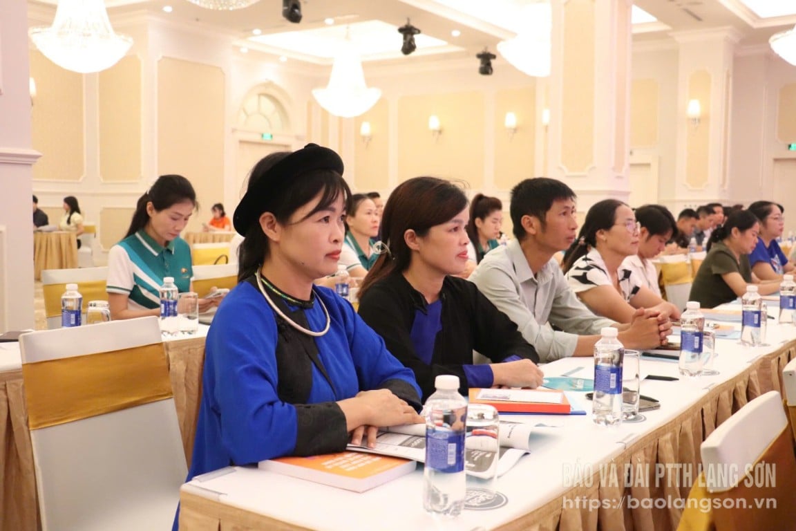 Các đại biểu tham dự hội nghị