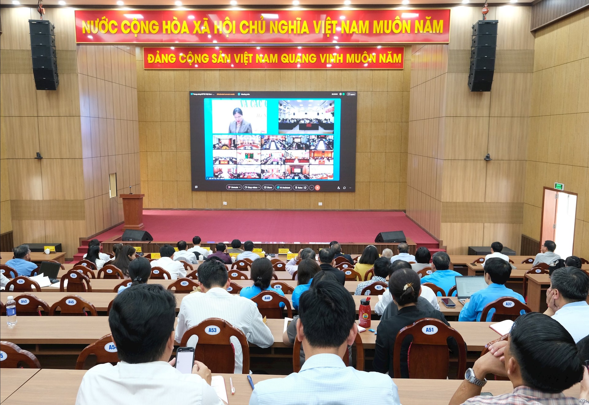 Quang cảnh Hội nghị