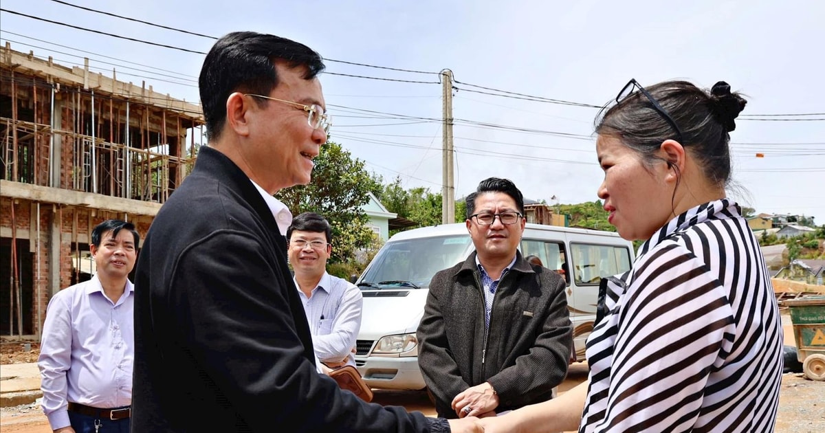 Chairman of Lam Dong Provincial People's Committee requested to resolutely clear the land for Da Lat belt road
