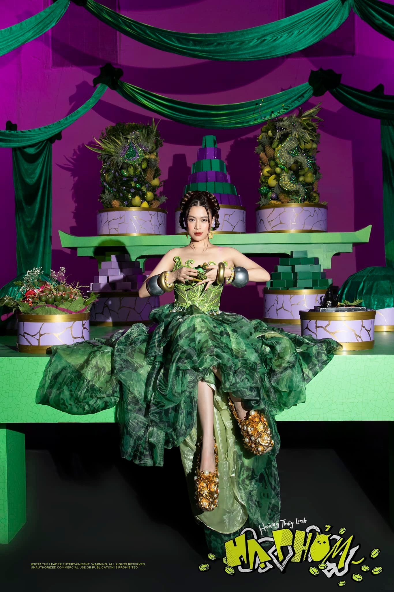 Hoàng Thùy Linh say mê phong cách thời trang dân gian đương đại - 11