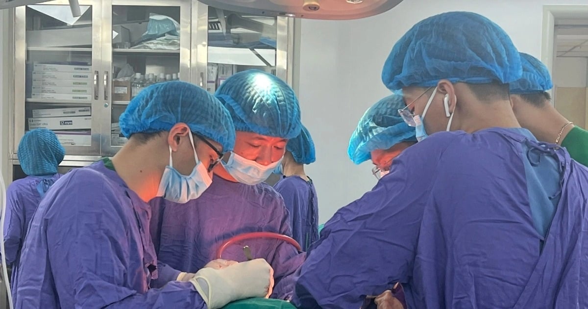 Đau tức bụng trái, bệnh nhân phát hiện khối u thận "khổng lồ"