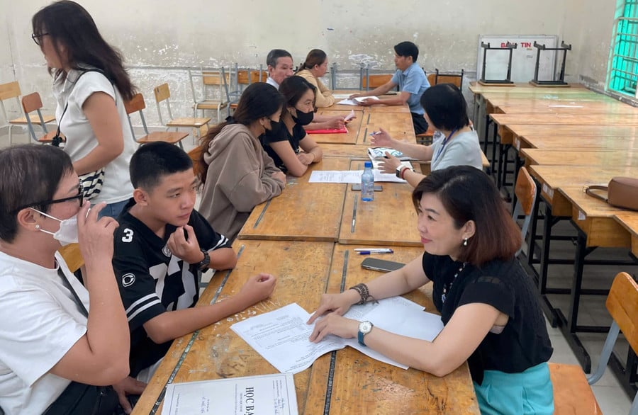 hoc-sinh-chon-mon-nha-truong-xep-lop-1.jpg