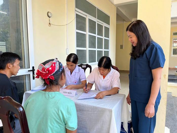 Khám sàng lọc bệnh không lây nhiễm, bệnh lao, khám sức khoẻ định kỳ cho Nhân dân xã Quang Hán