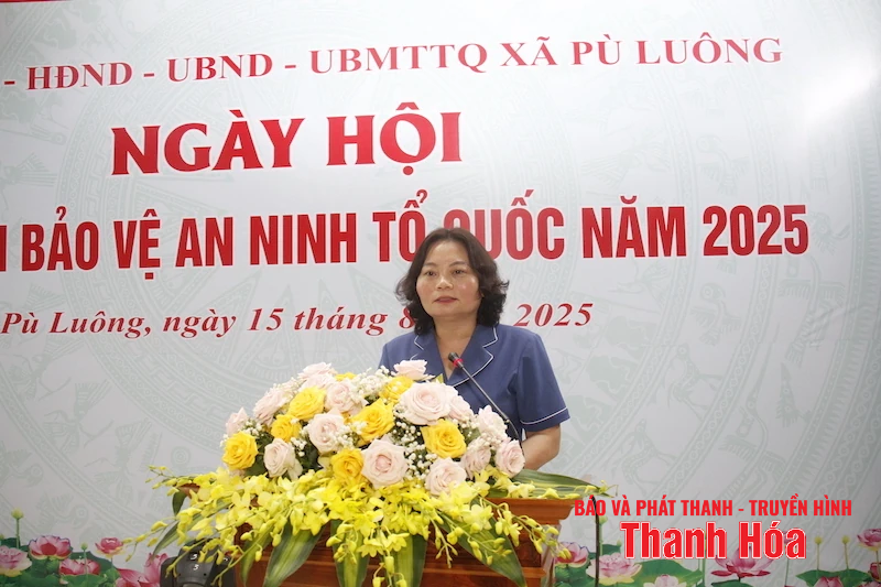 A comuna de Pù Luông organiza o 