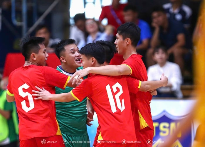 Futsal Việt Nam hội quân, thủ thành Hồ Văn Ý vắng mặt - Ảnh 1.