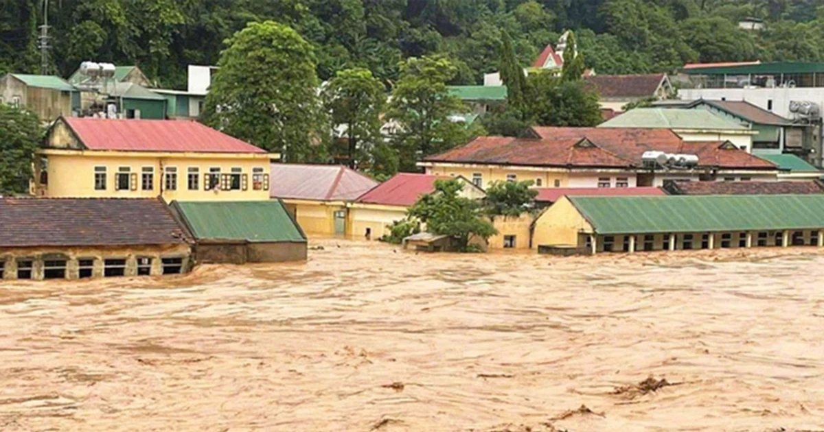 長時間にわたる大雨により、全国14の省と都市で洪水や土砂崩れの危険あり
