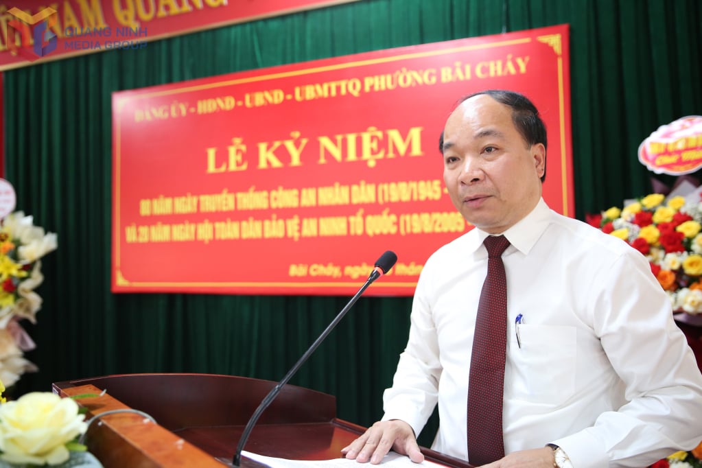 Đồng chí Nguyễn Hoàng Quý, Bí thư Đảng ủy, Chủ tịch HĐND phường Bãi Cháy phát biểu tại lễ kỷ niệm.