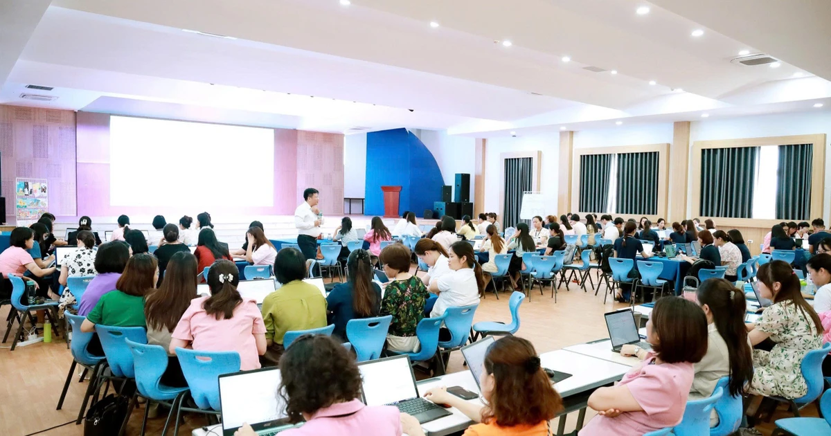 El Ministerio de Educación y Formación toma nota de la organización y el apoyo profesional a los funcionarios públicos de nivel comunal encargados de la educación.