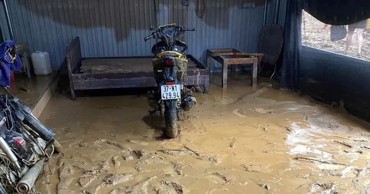 Flash floods suddenly hit mountainous villages in Nghe An
