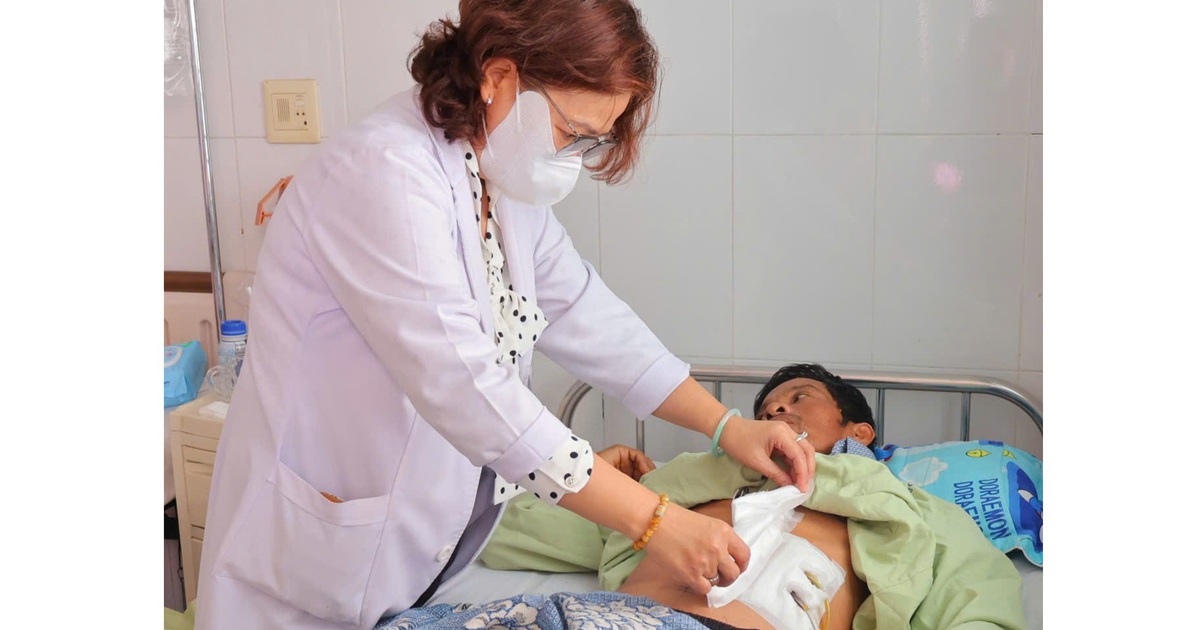 Cứu sống bệnh nhân bị vỡ tá tràng nguy kịch do tai nạn giao thông