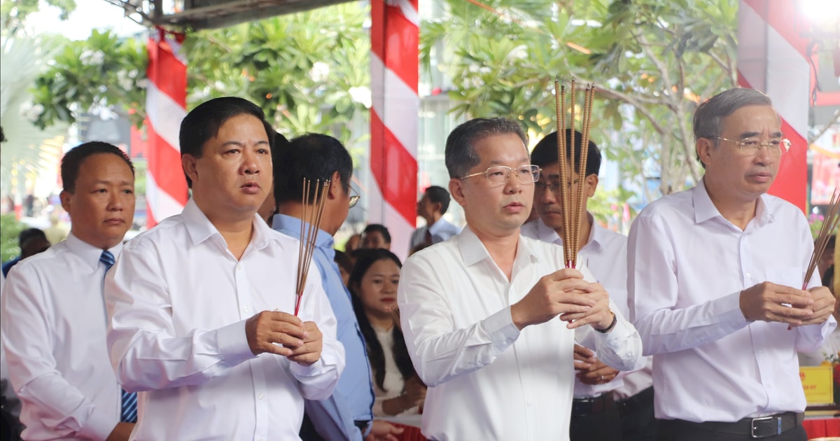 Tri ân các anh hùng nghĩa sĩ tại Nghĩa trủng Phước Ninh (phường Hải Châu, Đà Nẵng)