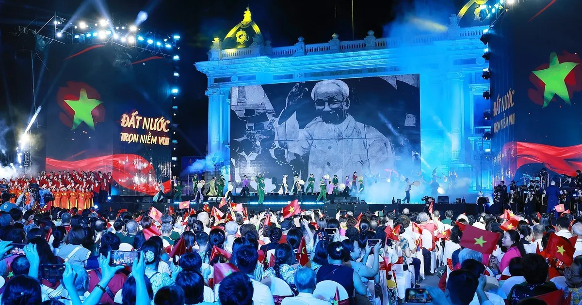 Chương trình “Hà Nội - Từ mùa thu lịch sử năm 1945” tôn vinh lòng yêu nước