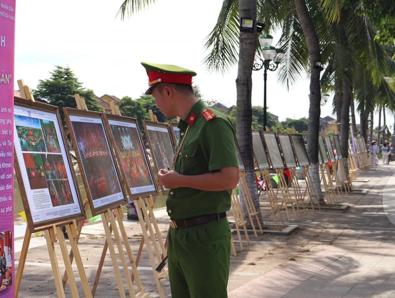 Triển lãm “Sắc tộc – Niềm tin và Di sản” tại Đà Nẵng: Tôn vinh bản sắc văn hóa, khẳng định chính sách nhân quyền của Việt Nam -0
